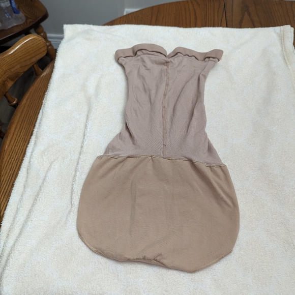 Spanx by Sara Blakely. High waisted panties. size C. Gord condition. Tan . - Picture 2 of 6